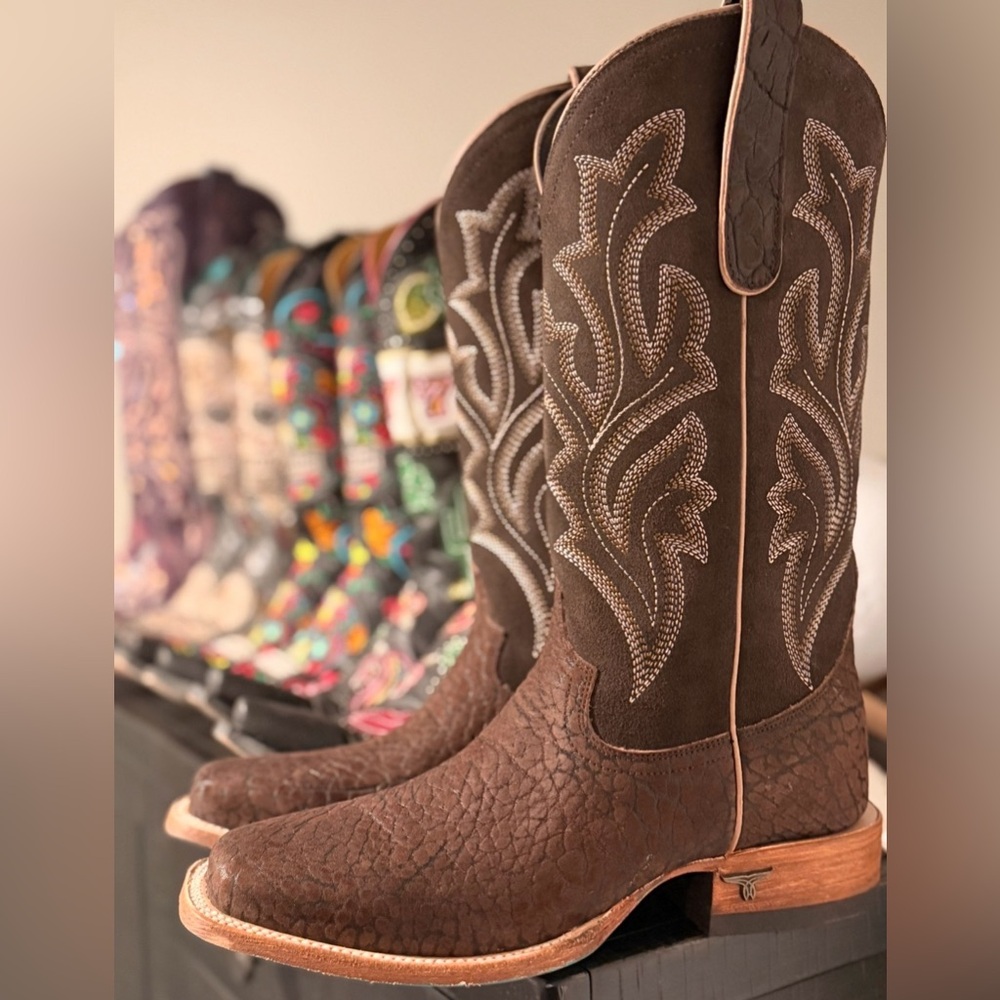 🩵Lane Iconic Blue Bottoms. Sartatoga Chocolate Boots
Limited special release. - Picture 4 of 9